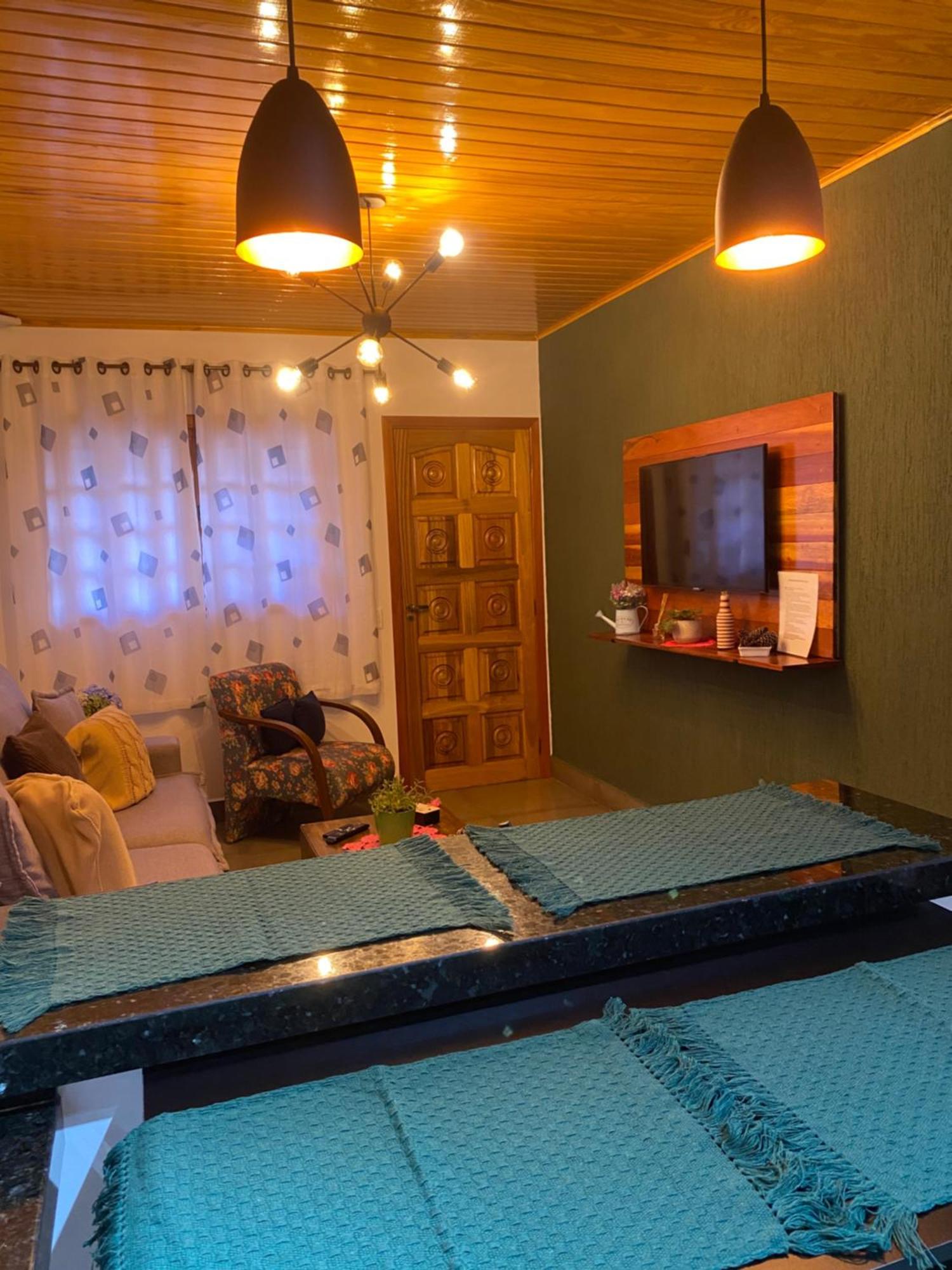 Апартаменты Casa Aconchegante Na Montanha Кампус-ду-Жордау Экстерьер фото